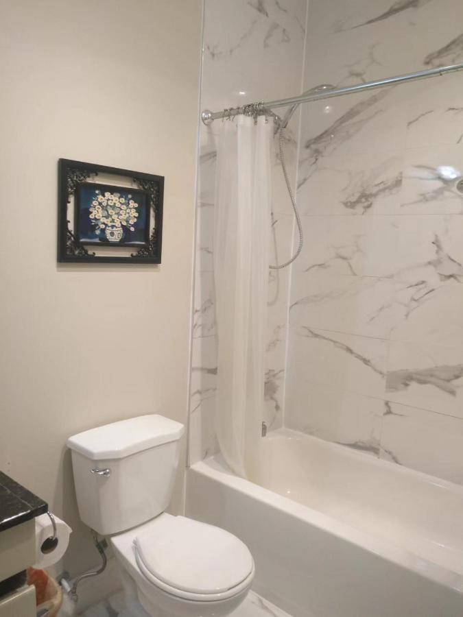 Lakeside Private Suite-Queen Bed Room Tottenham 외부 사진