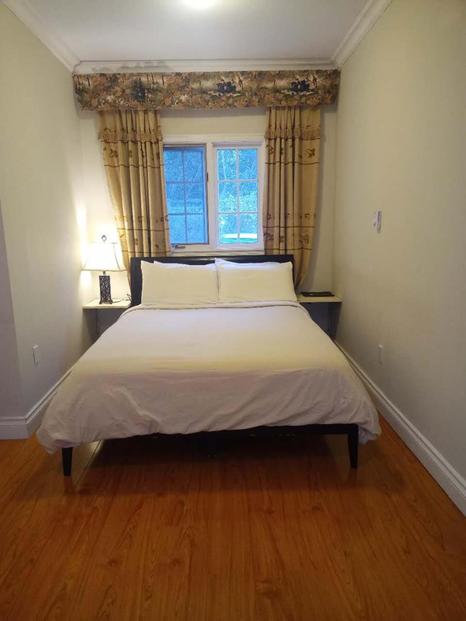 Lakeside Private Suite-Queen Bed Room Tottenham 외부 사진