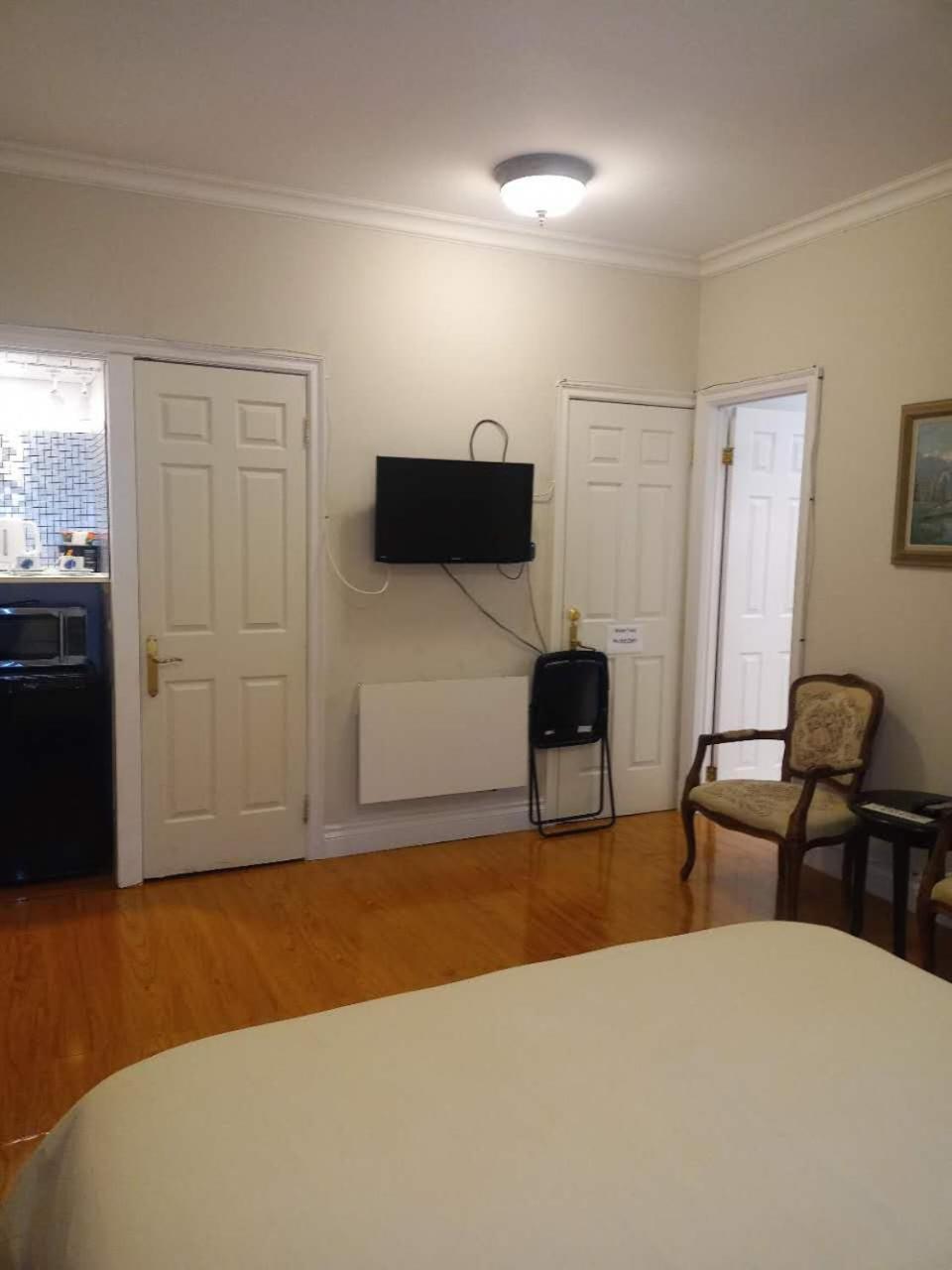 Lakeside Private Suite-Queen Bed Room Tottenham 외부 사진